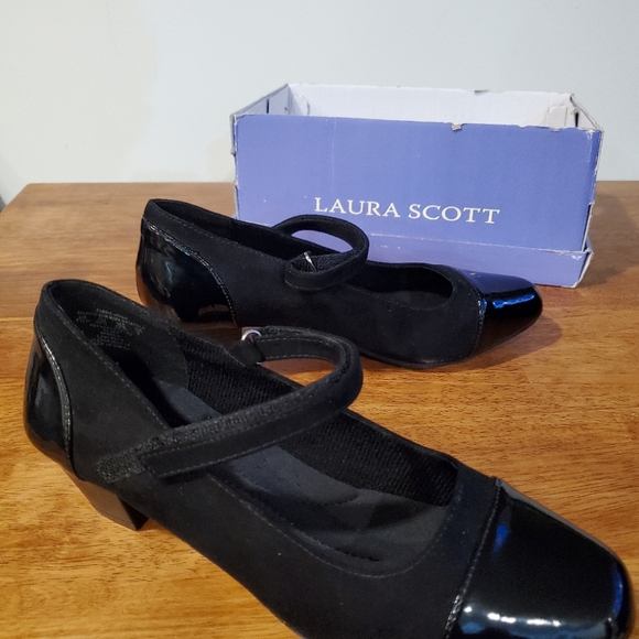 Karen Scott Heeled Dress Shoes,  7 1/2 Wide NIB - Picture 8 of 8